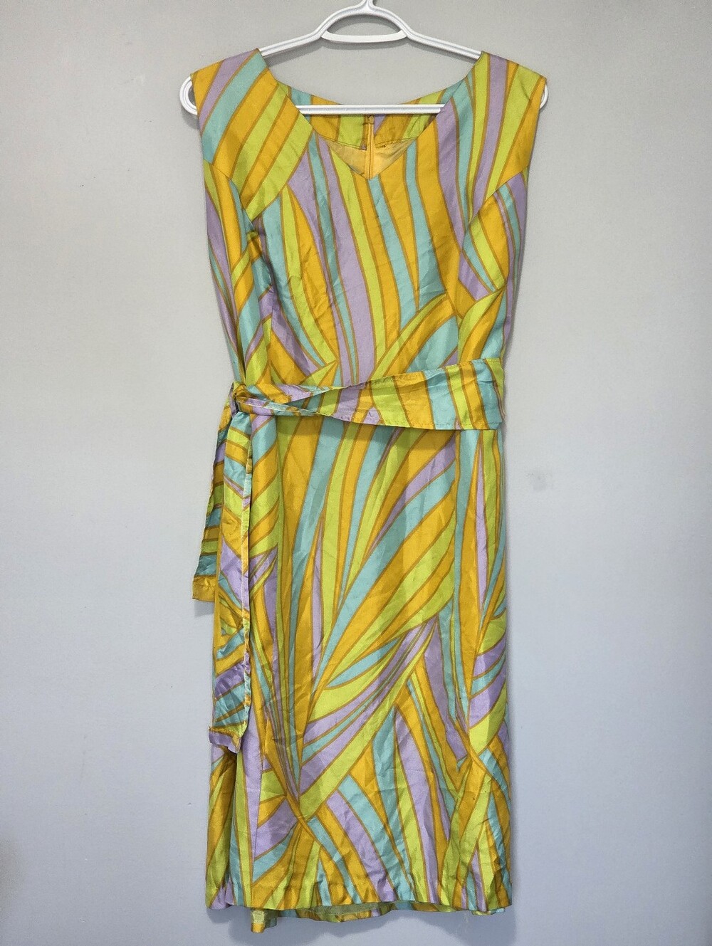 Vintage late 60s Early 70s  Shift Dress + Scarf/Belt Set Mod Retro 🌈